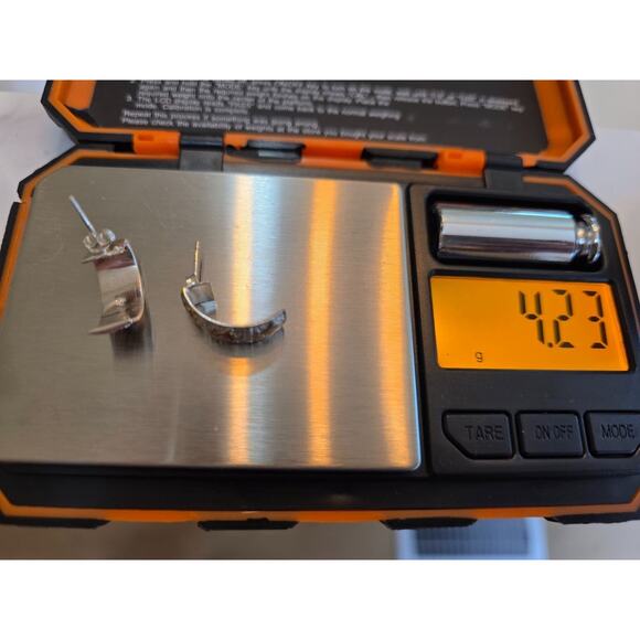 925 Sterling Silver Sea Turtle Motif Half Hoop Earrings - Picture 5 of 9